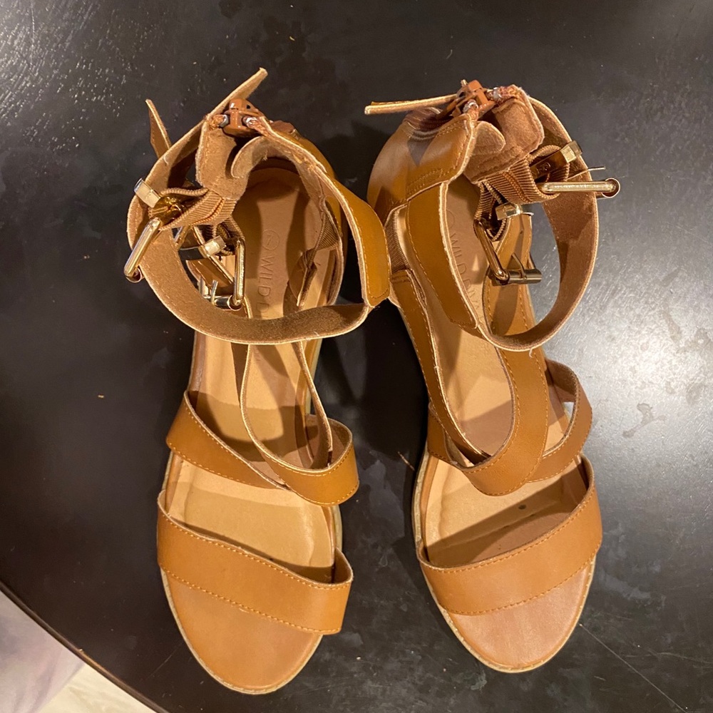 Sandals - Picture 2 of 4
